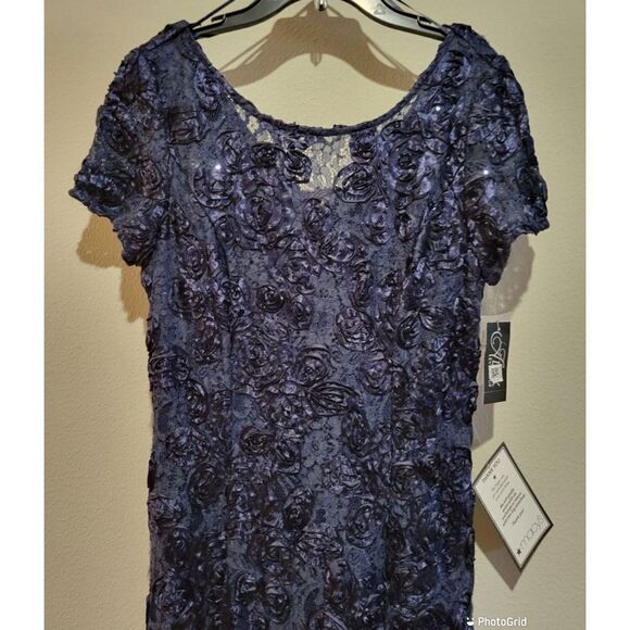 Alex Evenings Sequin Floral Lace Ribbon Rosette Round Neck Short Sleeve Gown - Picture 6 of 12